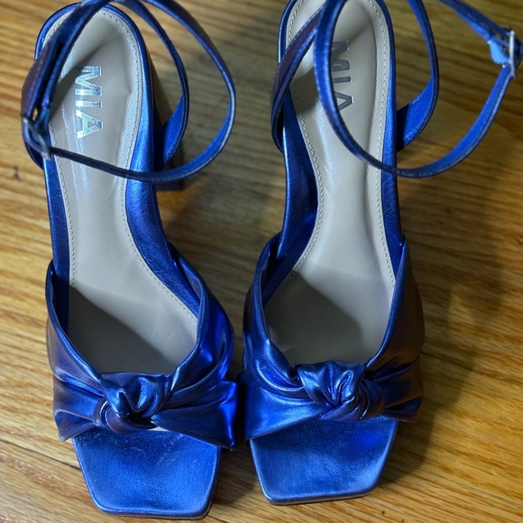 PRICE DROP!!!! MIA - Shiny Blue, Block Heel, Ankle Strap Sandals - Picture 2 of 6